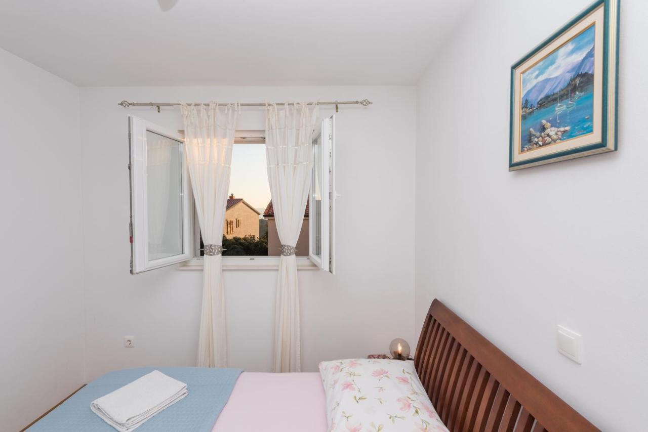 Neno Lägenhet Makarska Exteriör bild