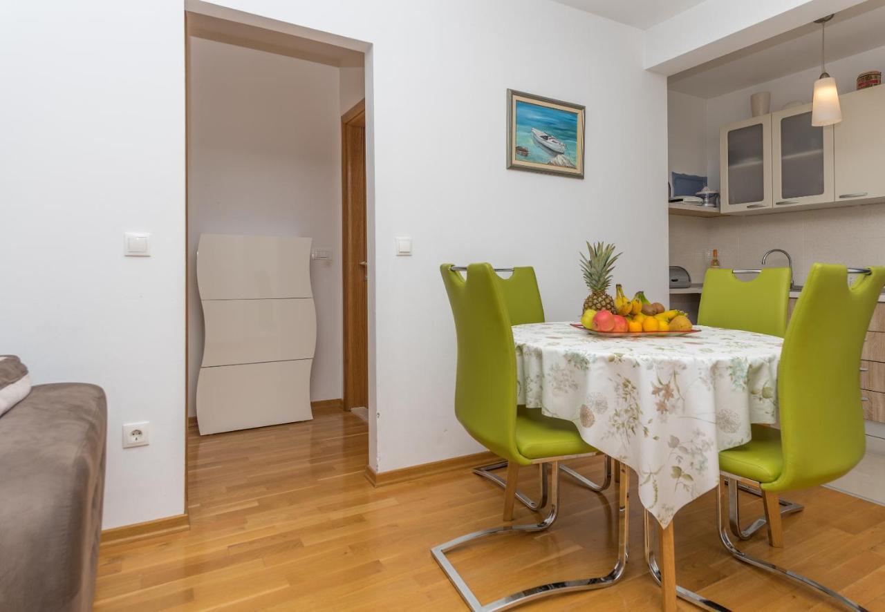 Neno Lägenhet Makarska Exteriör bild