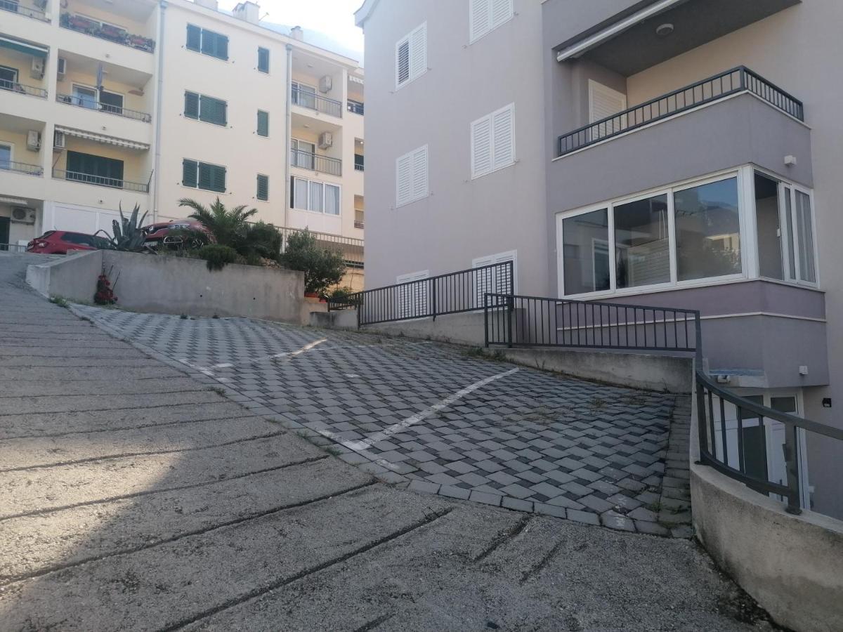 Neno Lägenhet Makarska Exteriör bild